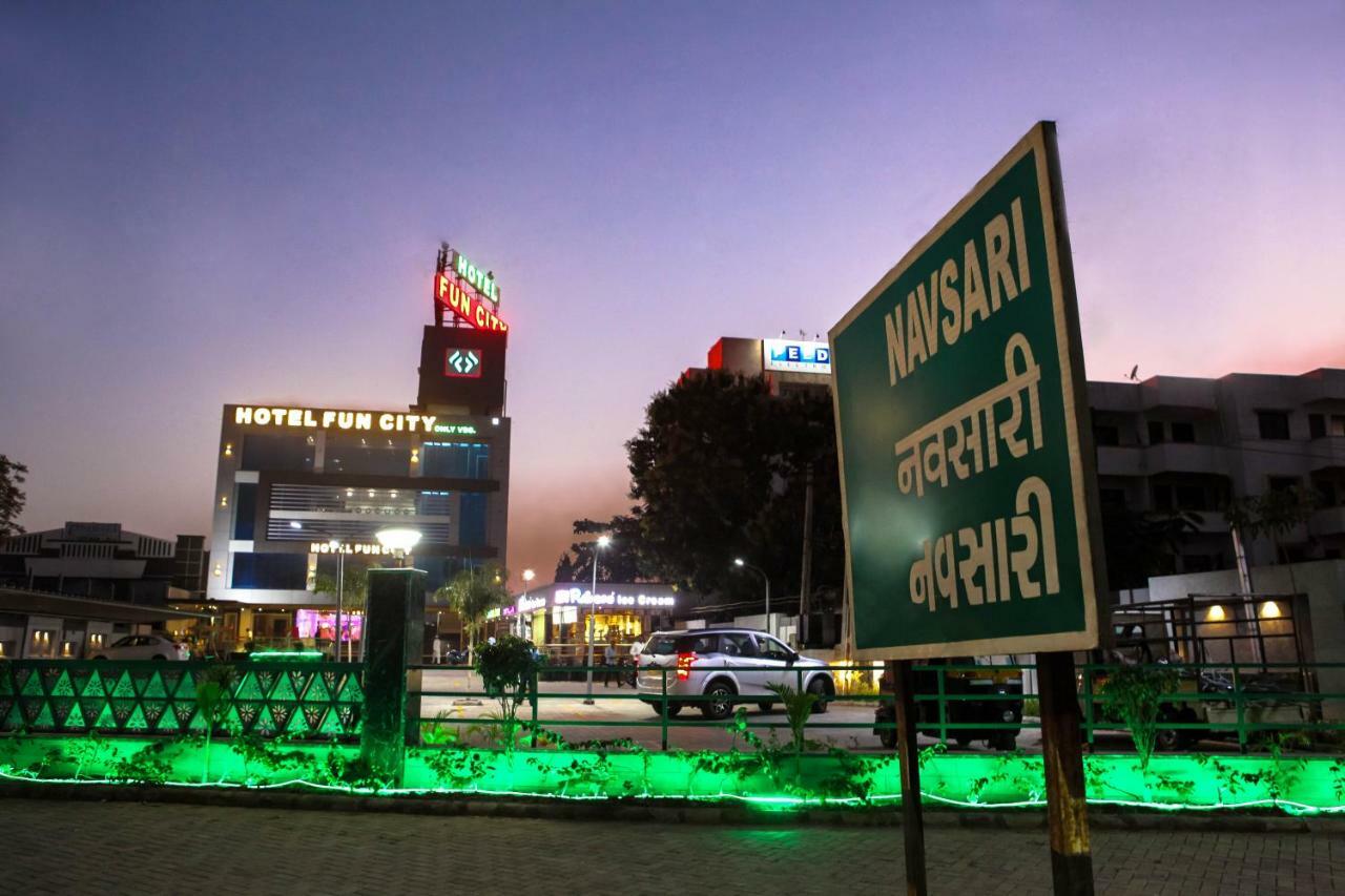 فندق فان سيتي  Navsari المظهر الخارجي الصورة